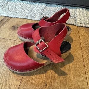 Lotta From Stockholm toddler red wooden clogs